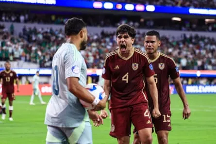 Jon Aramburu du Venezuela lors de la Copa América 2024 Jon Aramburu du Venezuela lors de la Copa América 2024