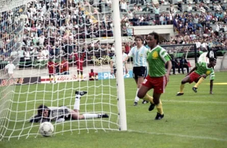 La victoire du Cameroun sur l'Argentine lors de la Coupe du Monde de 1990 reste l'un des grands chocs du tournoi La victoire du Cameroun sur l'Argentine lors de la Coupe du Monde de 1990 reste l'un des grands chocs du tournoi