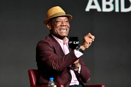 L'ancien gardien de but du Cameroun Joseph-Antoine Bell L'ancien gardien de but du Cameroun Joseph-Antoine Bell