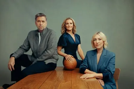 Les présentateurs de la Coupe du Monde de la BBC Les présentateurs de la Coupe du Monde de la BBC, Mark Chapman, Gabby Logan et Kelly Cates