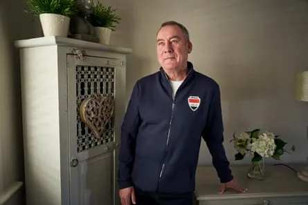 René Meulensteen chez lui dans le Cheshire avant d'aller à la Coupe du Monde en tant qu'entraîneur adjoint de l'équipe nationale de football irakienne. Christopher Thomond pour The Guardian.