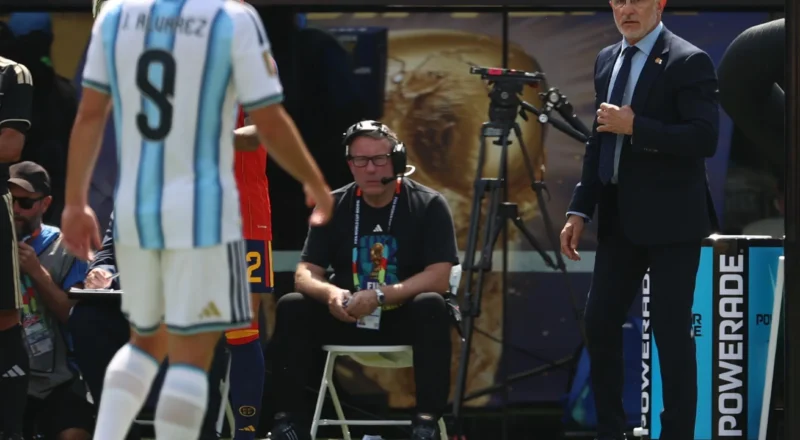 Argentina behaviour after World Cup final was ‘intolerable’, says De la Fuente