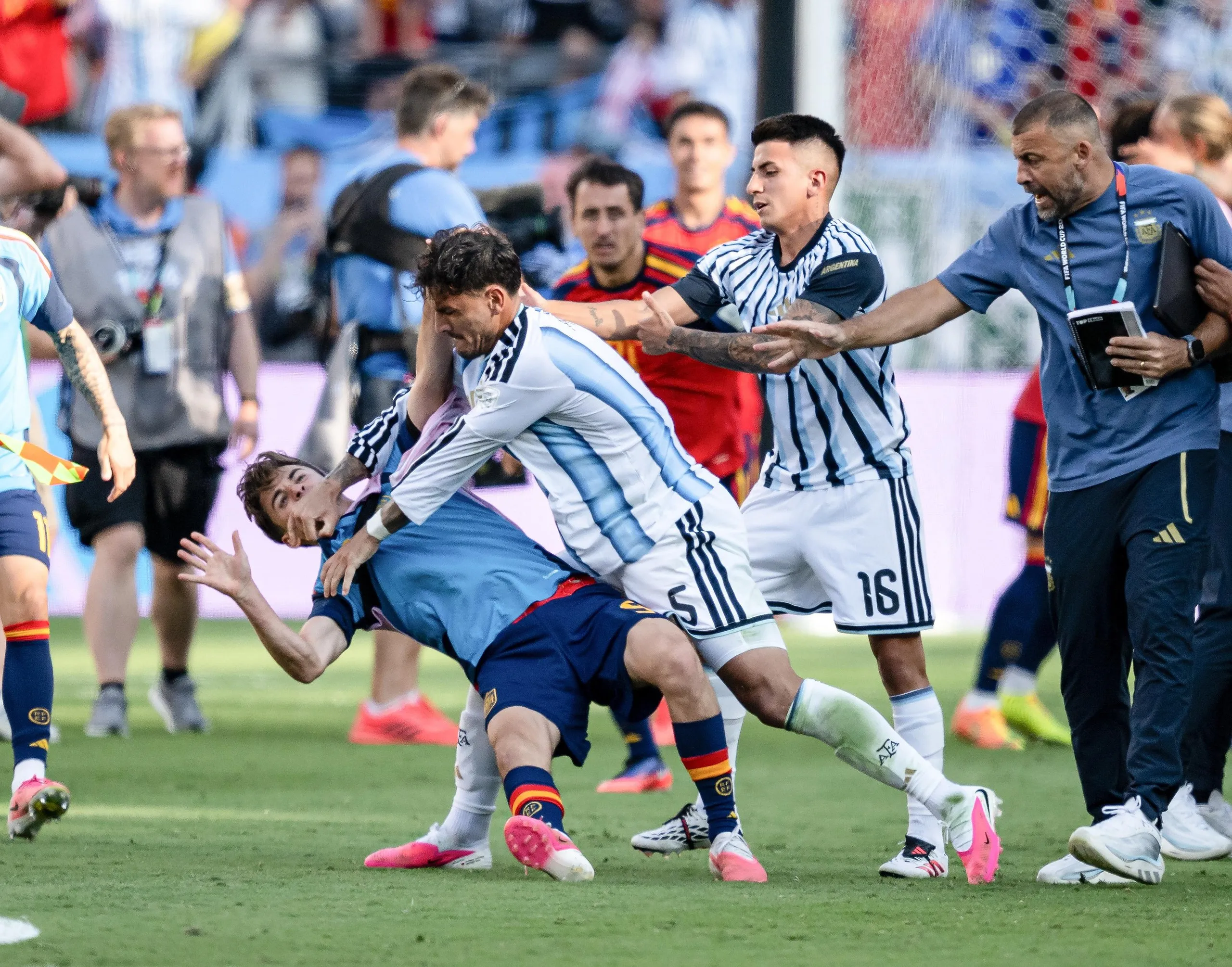 Leandro Paredes gets violent with Gavi after the final whistle.