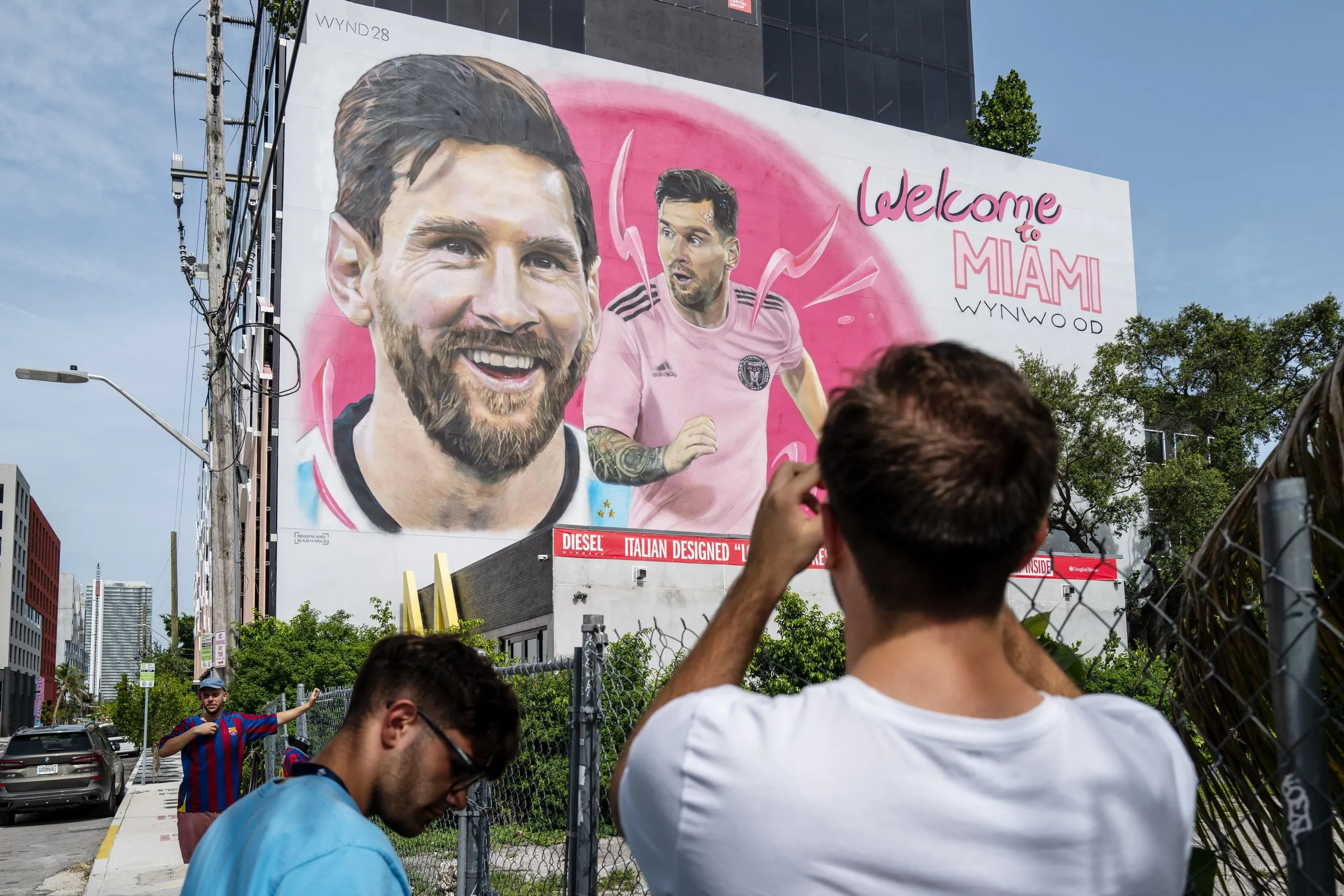 A mural featuring Lionel Messi by Argentinian artist Maximiliano Bagnasco on a seven-story building in the Wynwood neighbourhood of Miami.