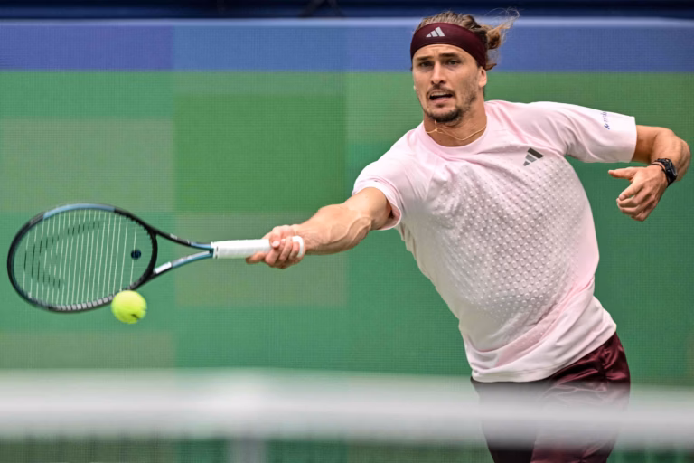 Zverev et Shelton brillent, Cobolli éliminé par Mannarino au Masters de Shanghaï