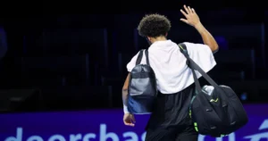 Arthur Fils se retire blessé avant le Masters de Paris, Fritz en demi-finale