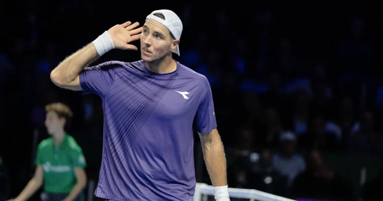 Struff bat Djokovic à Bâle, compromettant ses espoirs de qualification pour Turin