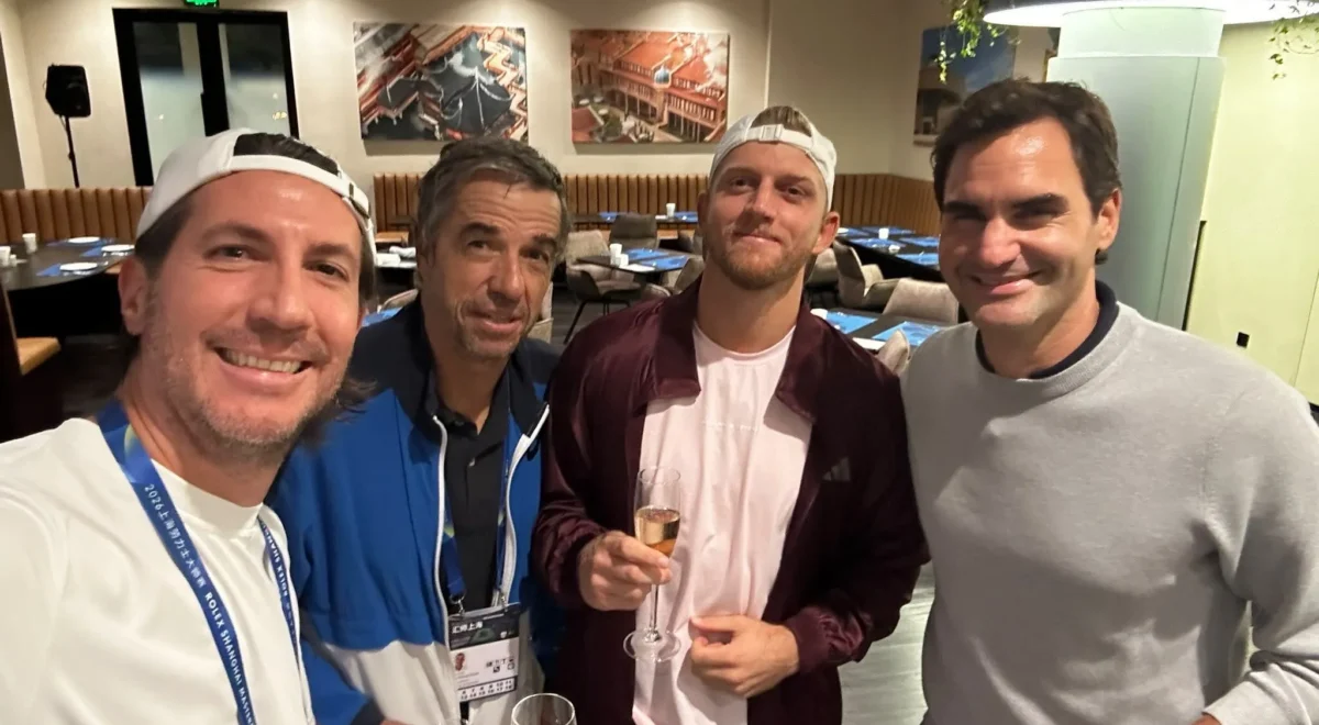 LAFN6FHJZBFE7HUVX66YOWK67E.jpg Federer se suma a la fiesta de Davidovich tras ganar en Shanghái