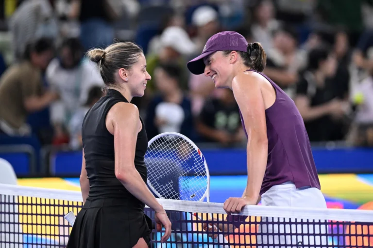 Maja Chwalinska bat Iga Swiatek et se qualifie pour la finale contre Sonay Kartal