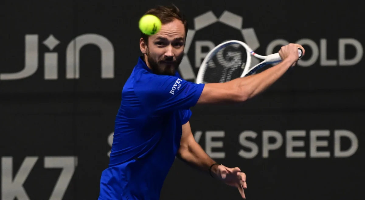 Medvedev-4-1.webp At the fourth attempt, Medvedev defends a title for the first time, coming from a set down to beat Basilashvili in Almaty