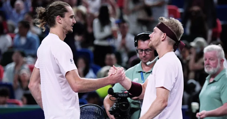 Alejandro Davidovich Fokina élimine Zverev et se qualifie pour la finale à Shanghai